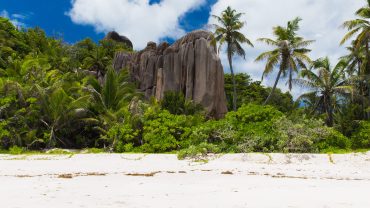 A Traveller’s Guide to Mauritius’ Pristine White Beaches